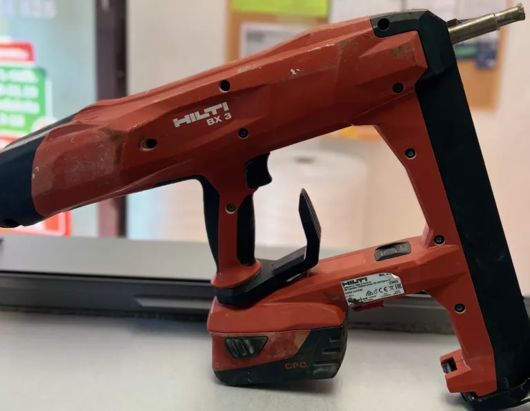 OSADZAK GWOŹDZIARKA HILTI BX 3-L 22V + HILTI C4/36-350 +2 X HILTI B22/5,2