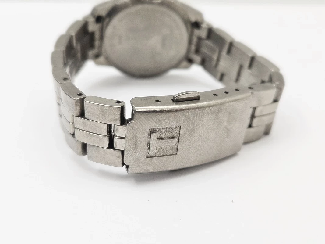 zegarek-tissot-pr-100-quartz-lady-titanium-material-paska-tytan