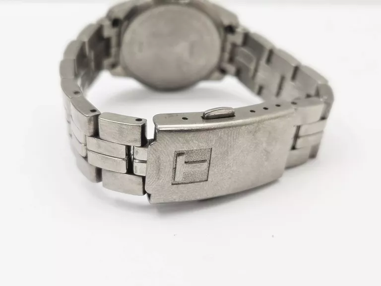 zegarek-tissot-pr-100-quartz-lady-titanium-material-paska-tytan