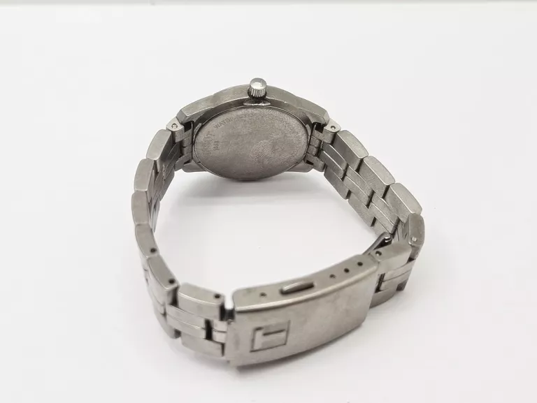zegarek-tissot-pr-100-quartz-lady-titanium-ksztalt-koperty-okragla