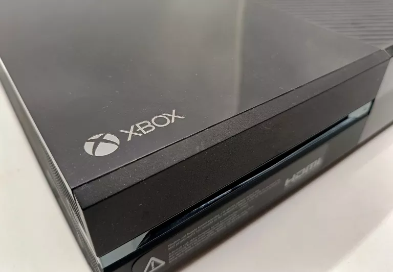 konsola-microsoft-xbox-one-fat-500gb-komplet-kolor-czarny