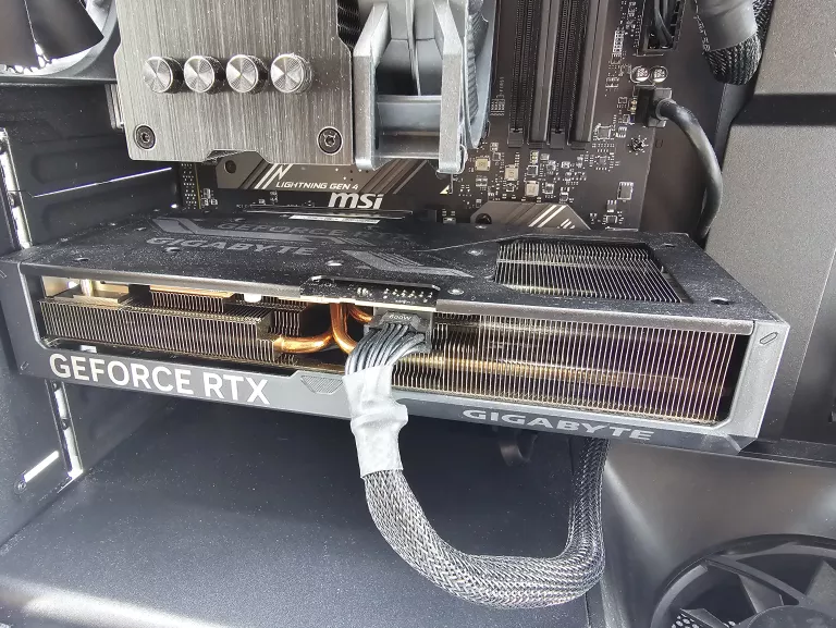 ZESTAW GAMINGOWY AMD RYZEN5/SSD1TB/32GB/RTX4070TI 12GB GW