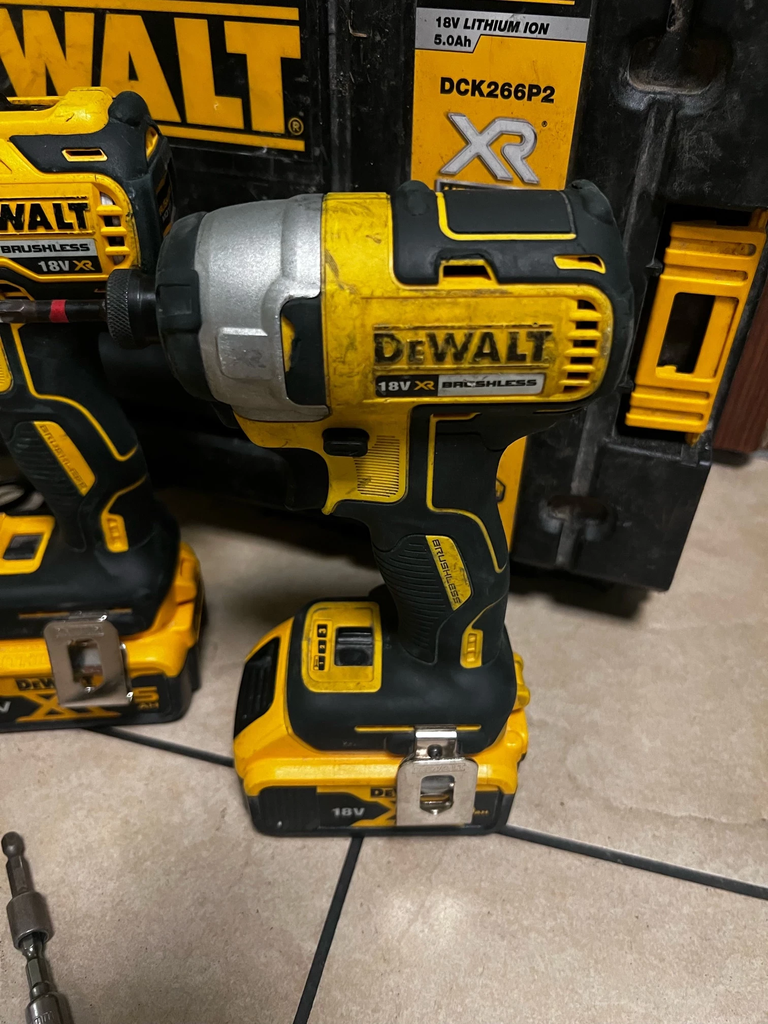 zestaw-dewalt-dck266p2-walizka-okazja-maksymalna-srednica-wiercenia-w-metalu-13