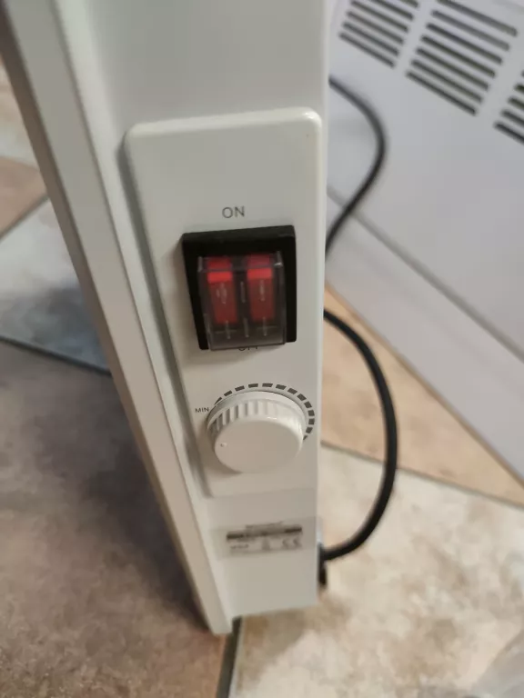 GRZEJNIK ELEKTRYCZNY KONWEKTOROWY WARMTEC EWN-2000 TERMOSTAT