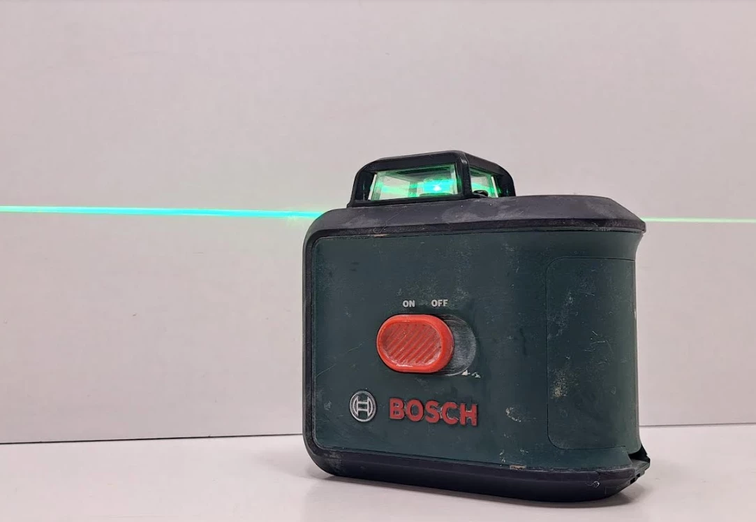 laser-krzyzowy-poziomica-laserowa-bosch-universal-level-360-futeral-model-universallevel-360