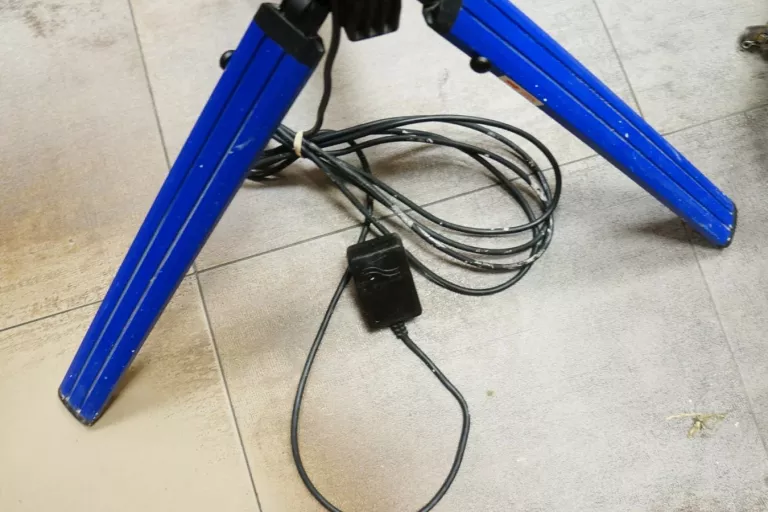 lampa-robocza-na-statywie-bestillingsnr-07384-barwa-swiatla-bialy-zimny