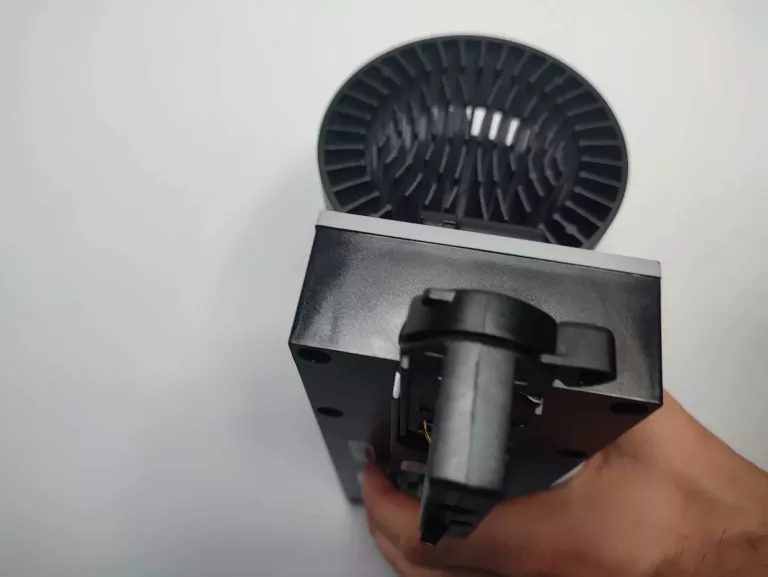 lampa-reflektor-led-philips-st750t-led27s-stan-11323-2