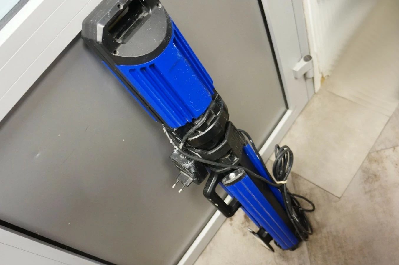 lampa-robocza-na-statywie-bestillingsnr-07384-stan-uzywany