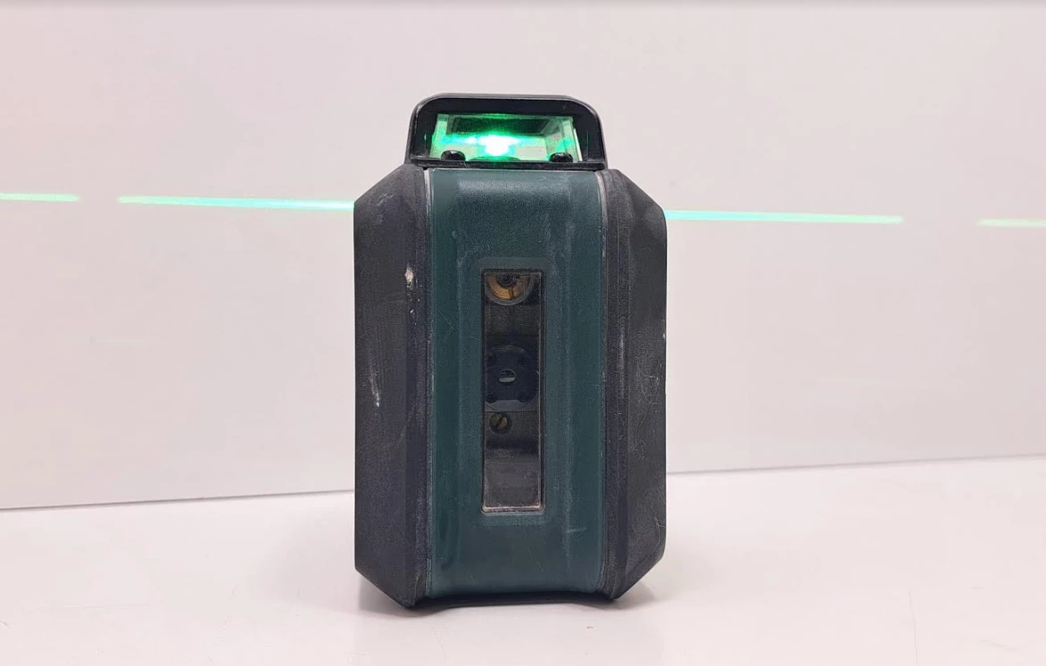 laser-krzyzowy-poziomica-laserowa-bosch-universal-level-360-futeral-maksymalny-zasieg-pracy-24