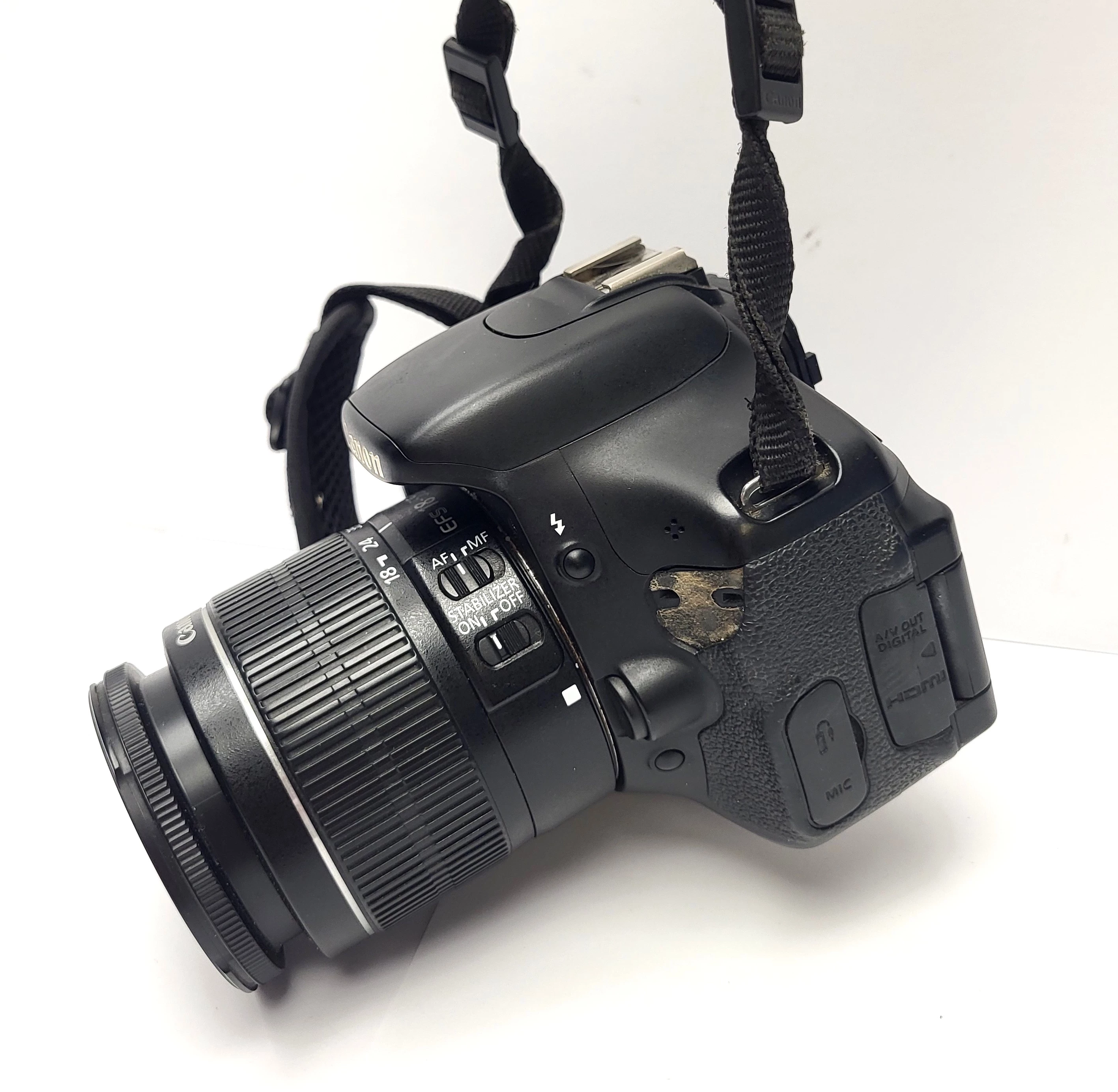 aparat-cyfrowy-canon-eos-600d-obiektyw-efs-18-55mm-akcesoria-rozmiar-matrycy-aps-c