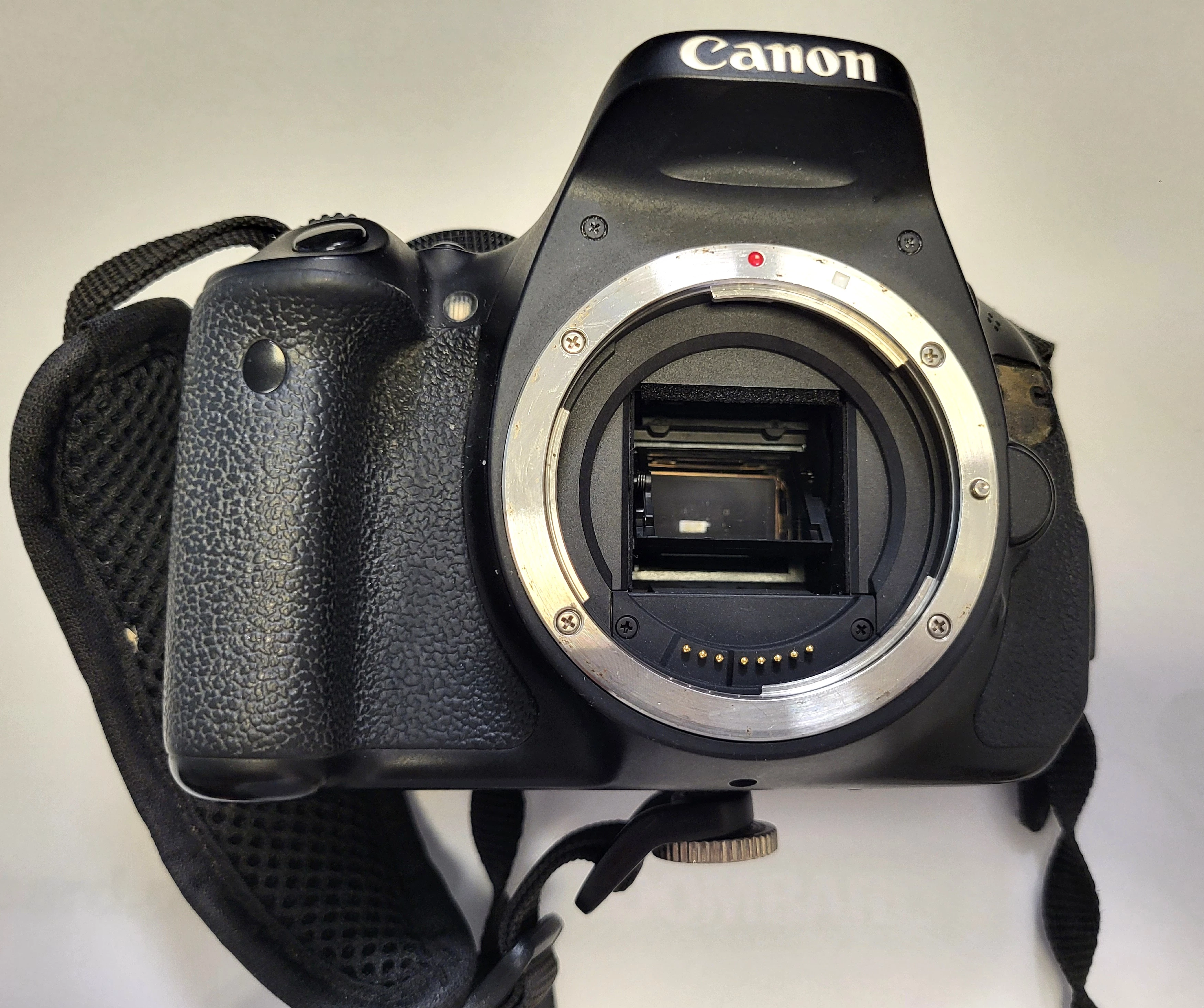 aparat-cyfrowy-canon-eos-600d-obiektyw-efs-18-55mm-akcesoria-model-eos-600d