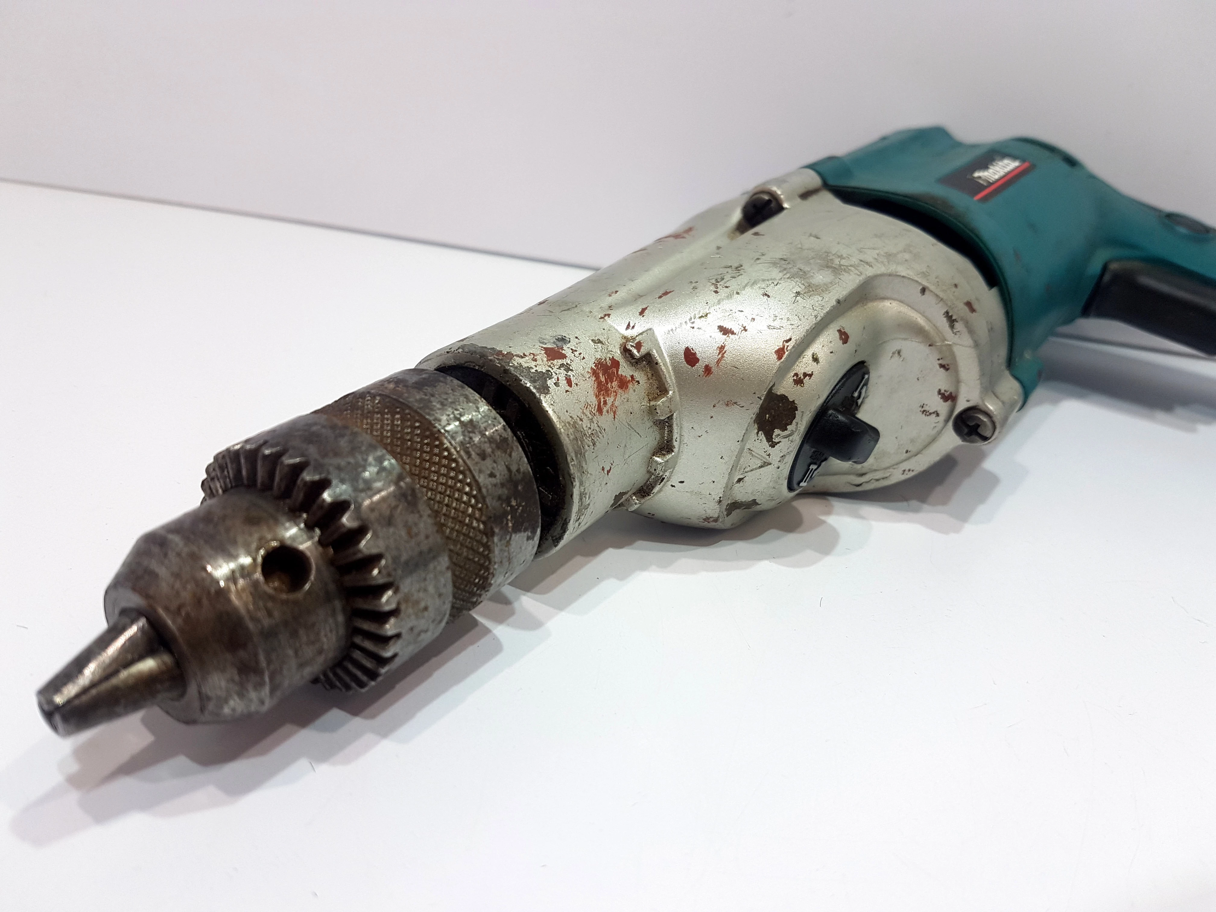 wiertarka-udarowa-makita-hp2070-rodzaj-129632-4