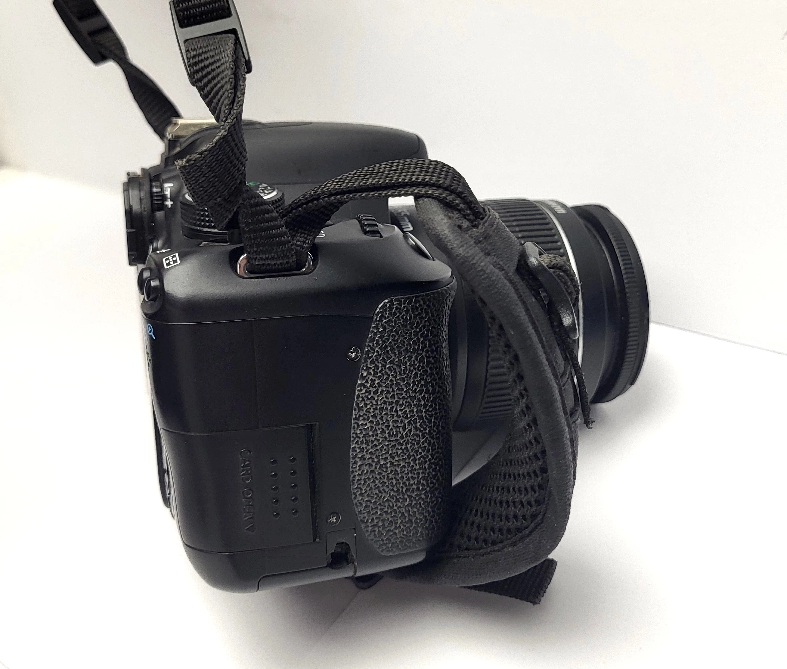 aparat-cyfrowy-canon-eos-600d-obiektyw-efs-18-55mm-akcesoria-w-zestawie-korpus-obiektyw