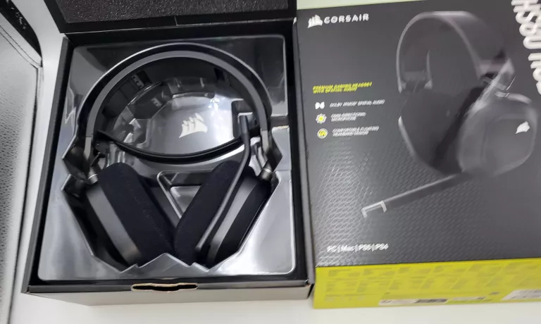SŁUCHAWKI GAMINGOWE CORSAIR HS80 RGB CARBON WIRELESS