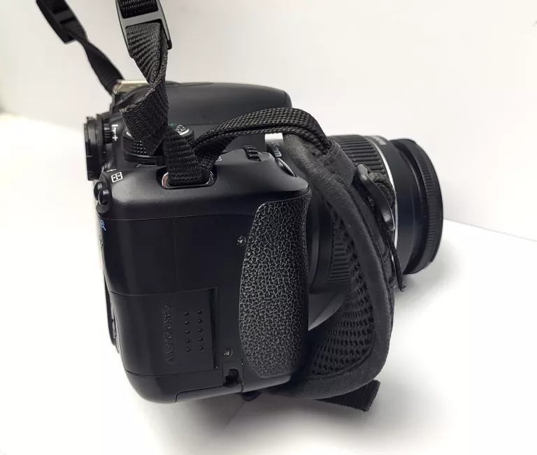 aparat-cyfrowy-canon-eos-600d-obiektyw-efs-18-55mm-akcesoria-w-zestawie-korpus-obiektyw