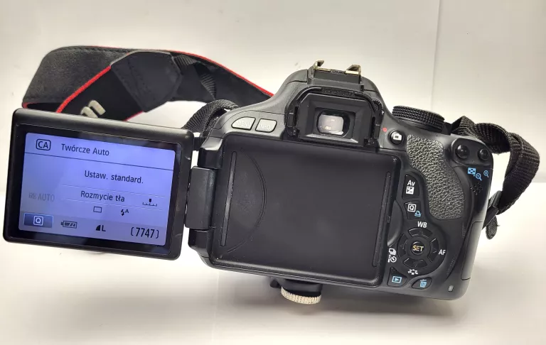 aparat-cyfrowy-canon-eos-600d-obiektyw-efs-18-55mm-akcesoria-marka-canon