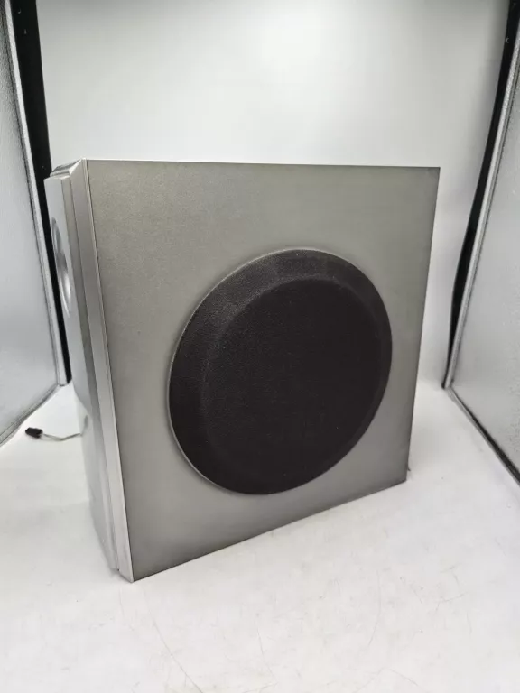 kino-domowe-samsung-ht-q9-pudelko-rodzaj-subwoofera-pasywny