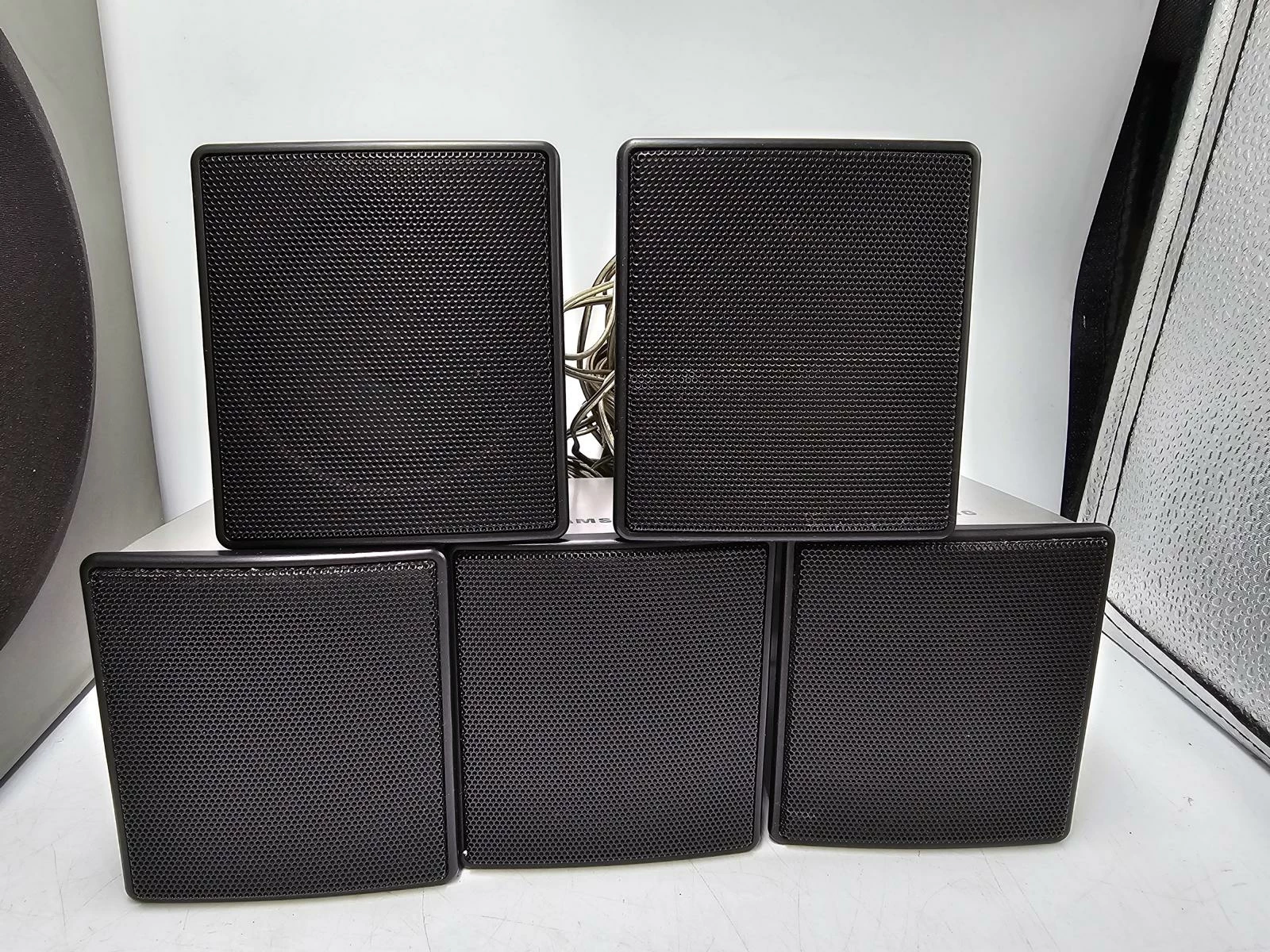 kino-domowe-samsung-ht-q9-pudelko-kolor-srebrny