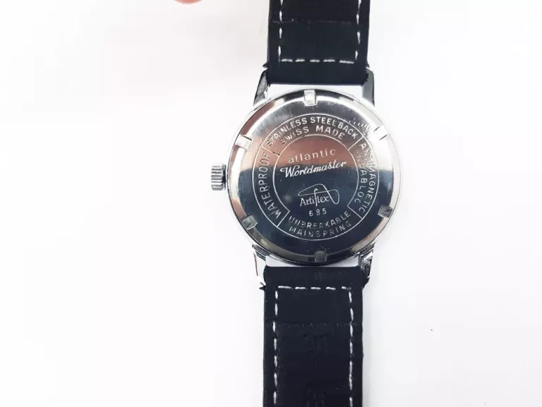 zegarek-atlantic-worldmaster-artiflex-685-ksztalt-koperty-okragla
