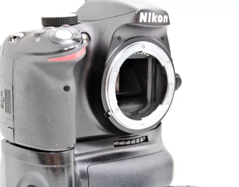 aparat-nikon-d3200-marka-212538-254482