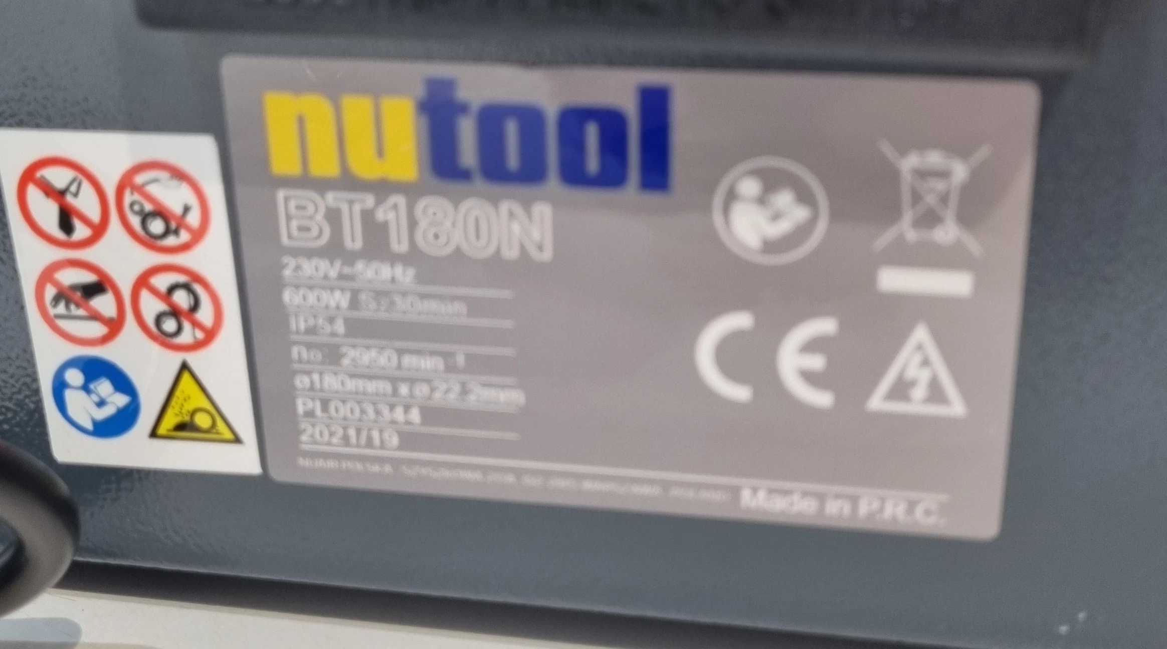 nutool-przecinarka-do-glazury-600w-180x222mm-max-c-34mm-kat-seria-bt180n