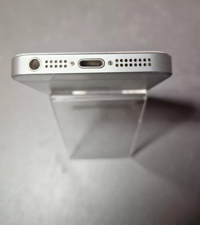 TELEFON IPHONE SE 32GB