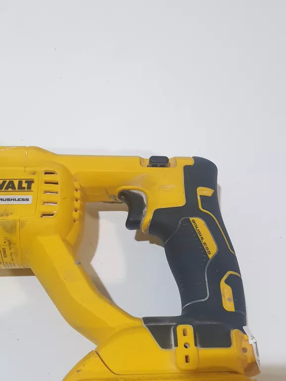 MŁOTOWIERTARKA DEWALT DCH133