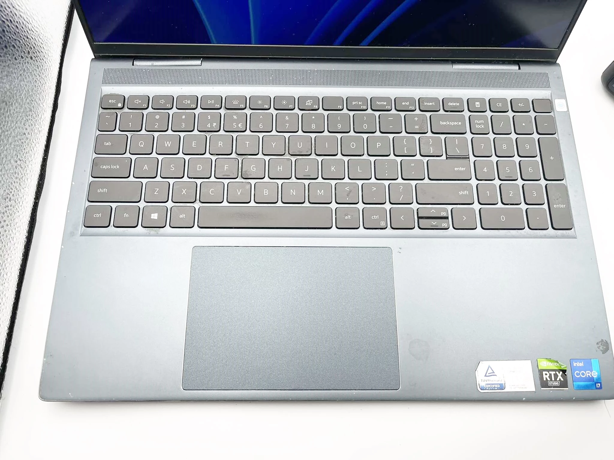 laptop-dell-inspiron-16-i7-11gen-11800h-16gb450gb-przekatna-ekranu-1600