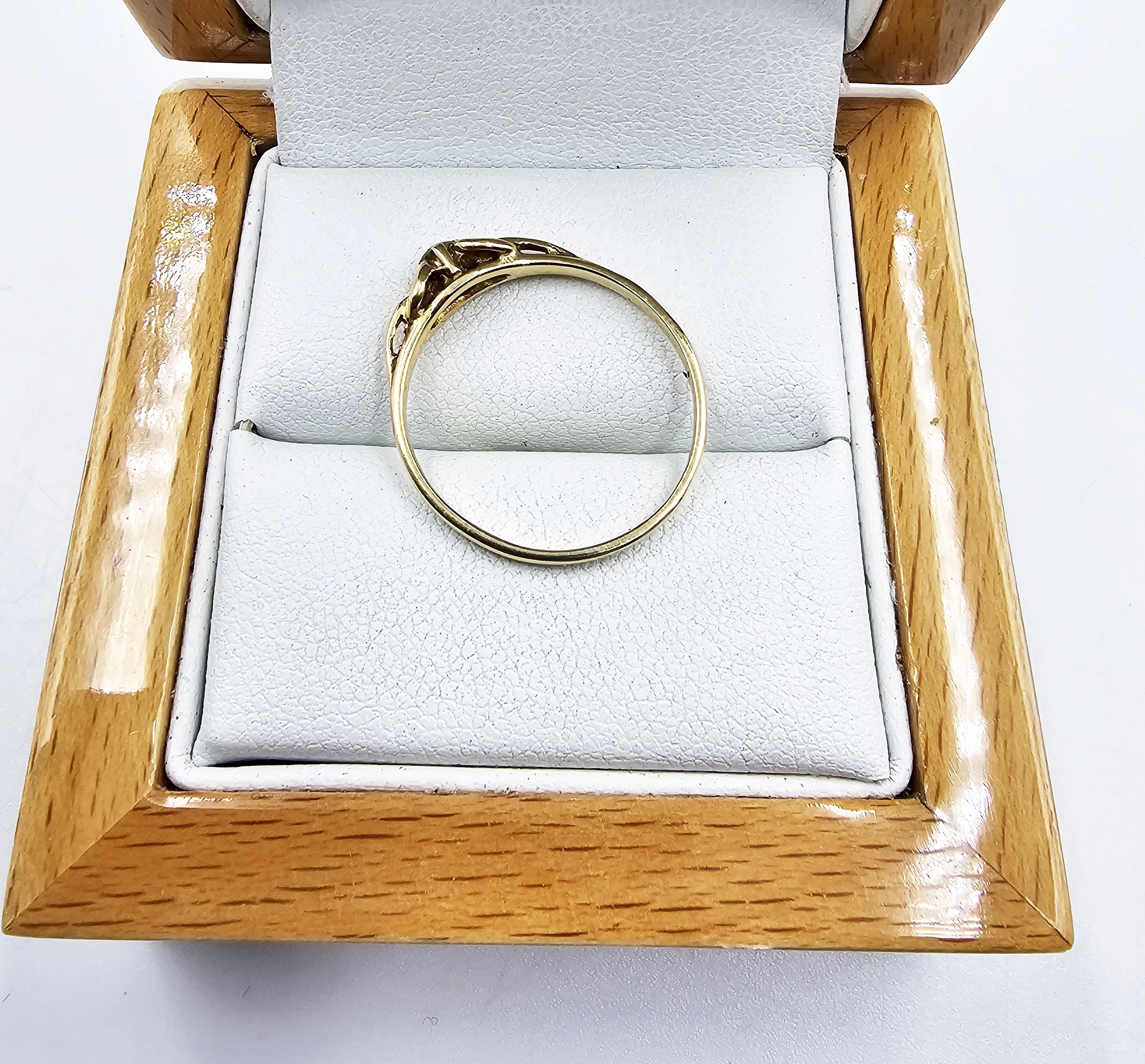 zloty-pierscionek-z-brylantem-197gr-p585-certyfikat-rozmiarsrednica-wew-mm-372-17