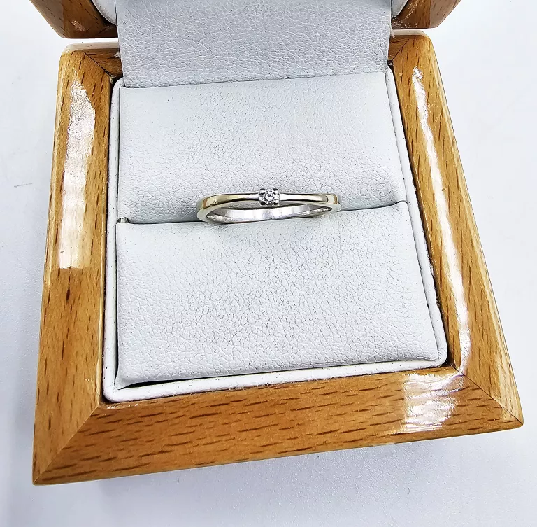 zloty-pierscionek-z-diamentem-165gr-p585-certyfikat-rodzaj-2205-2