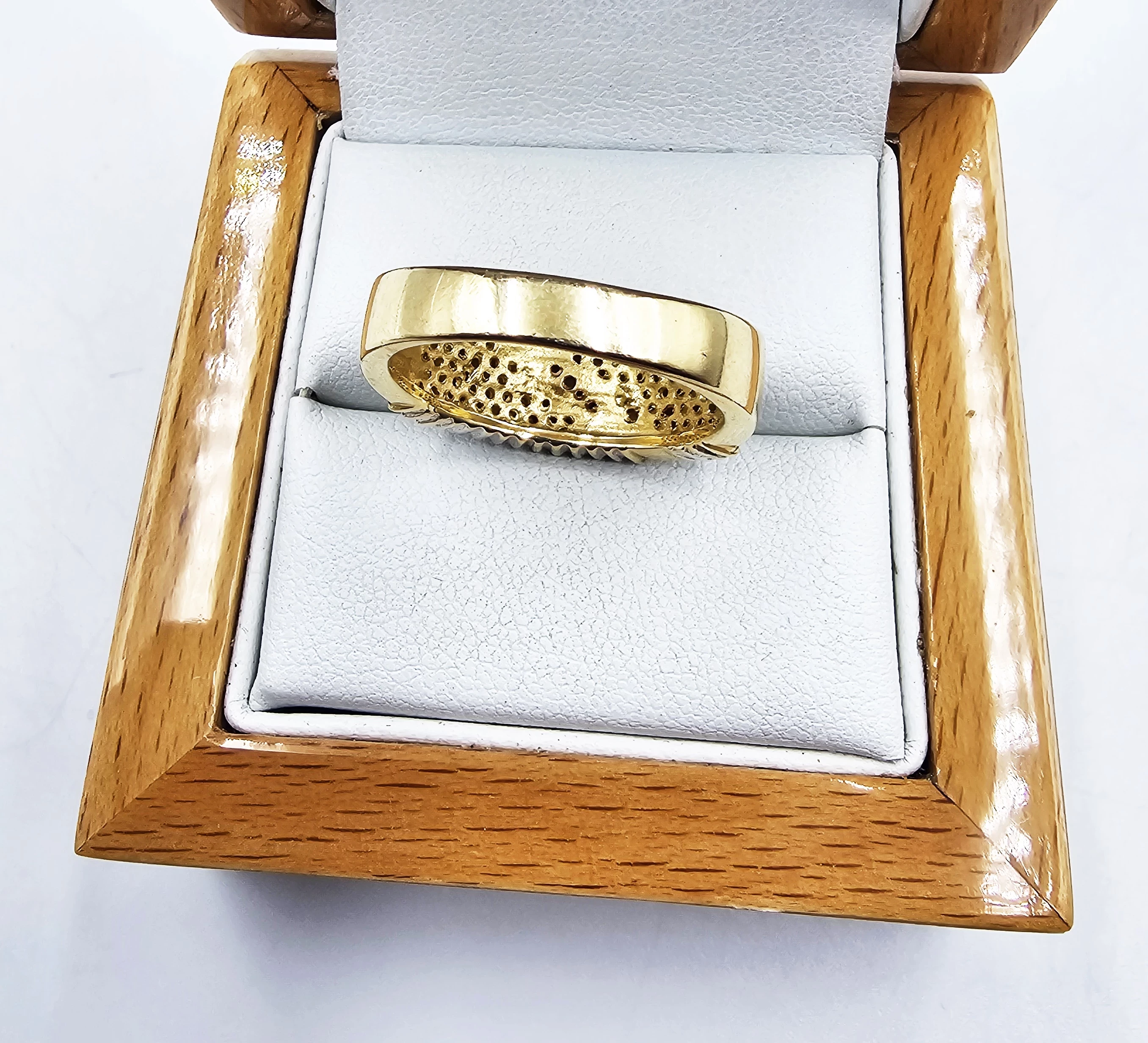 zloty-pierscionek-z-brylantami-811gr-p585-certyfikat-kolor-dominujacy-205826-225106