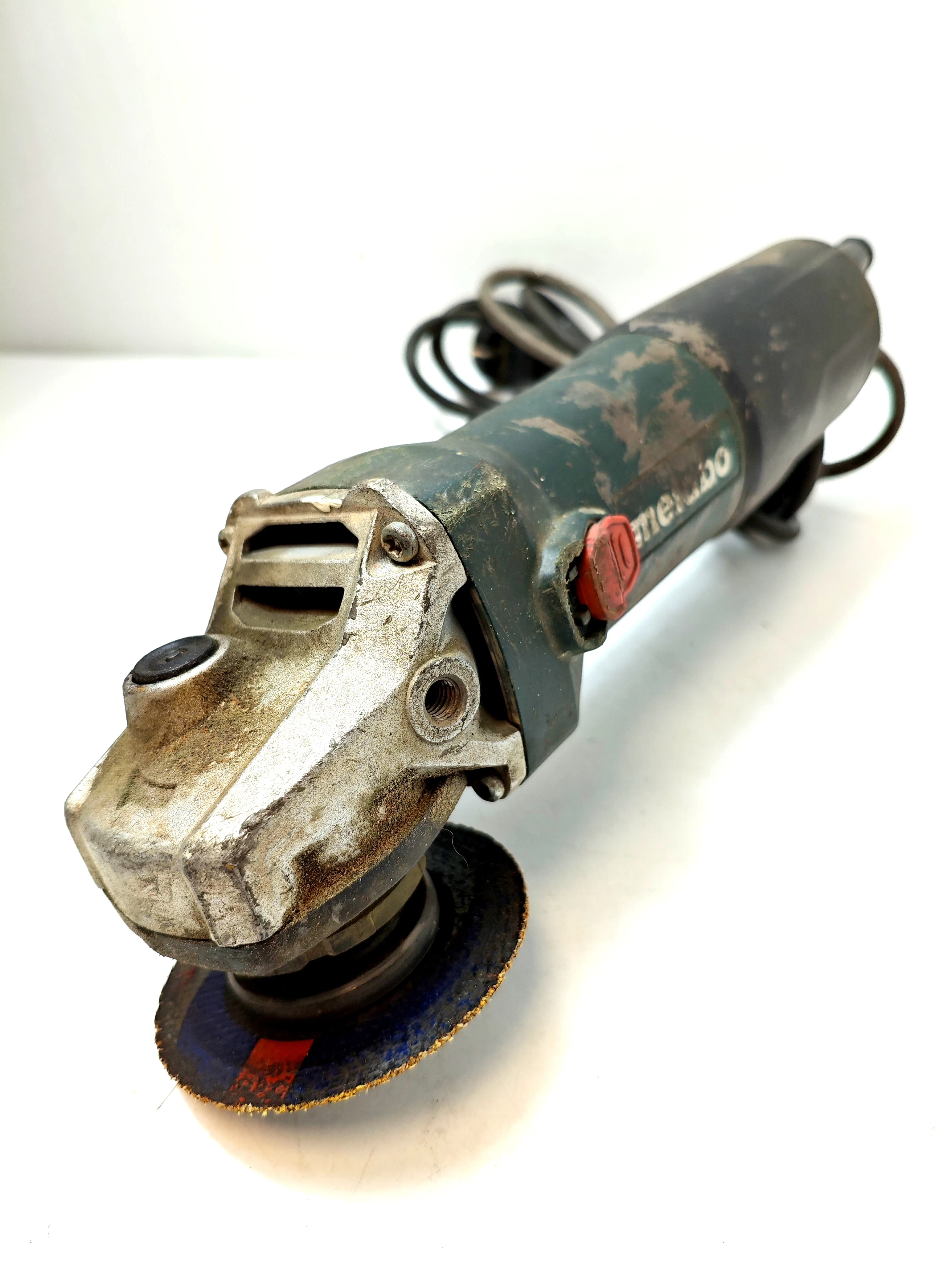 szlifierka-katowa-metabo-w9-125-brak-oslony-z-regulacja-slaby-stan-maksymalna-moc-90000