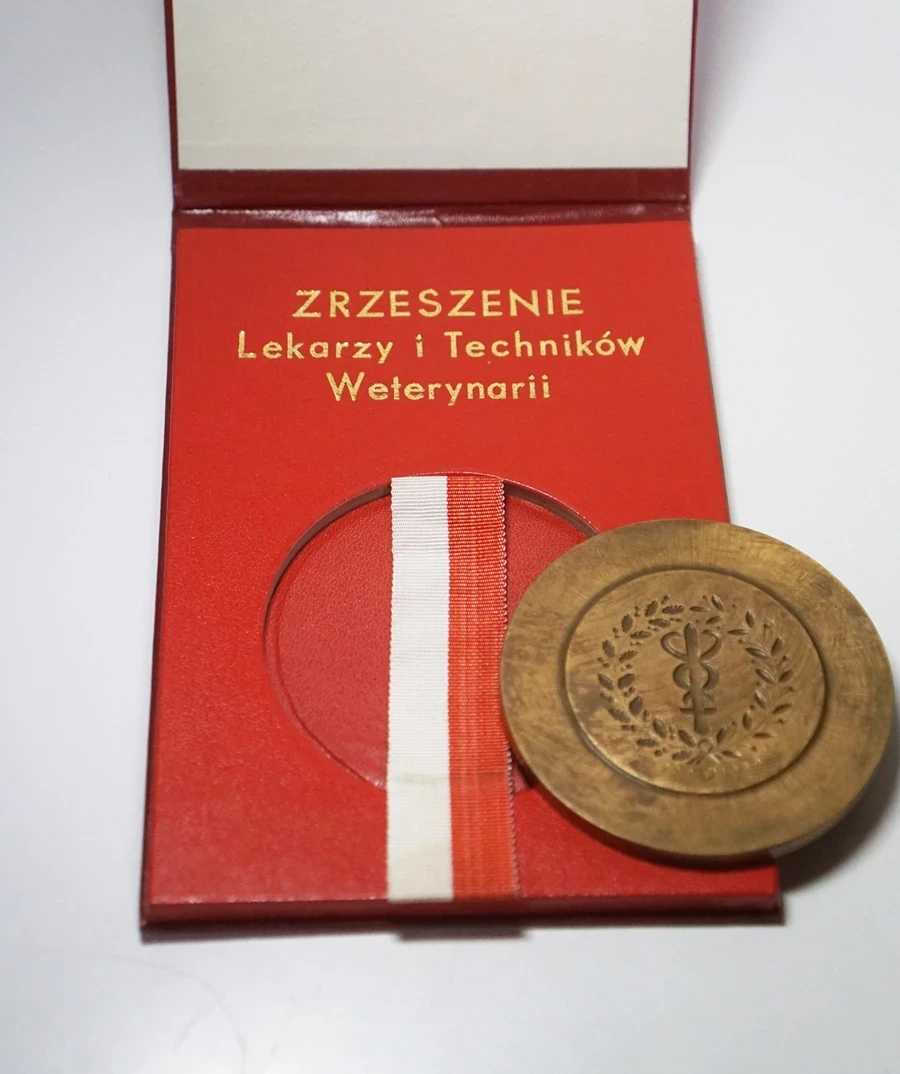 medal-zrzeszenia-lekarzy-i-technikow-weterynarii-sliczna-54-sj-wroclaw