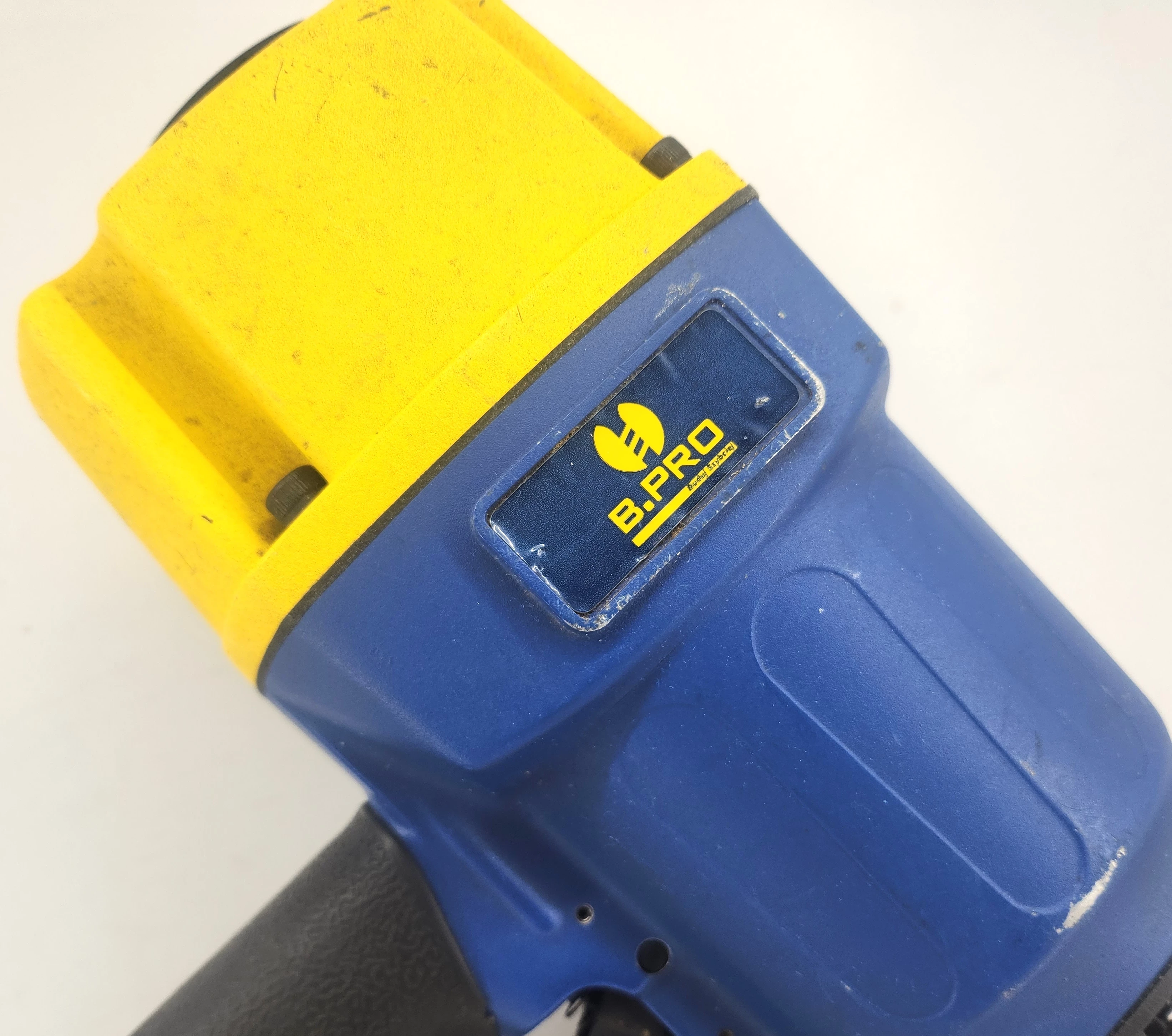 gwozdziarka-pneumatyczna-bpro-nr22100-stan-11323-2
