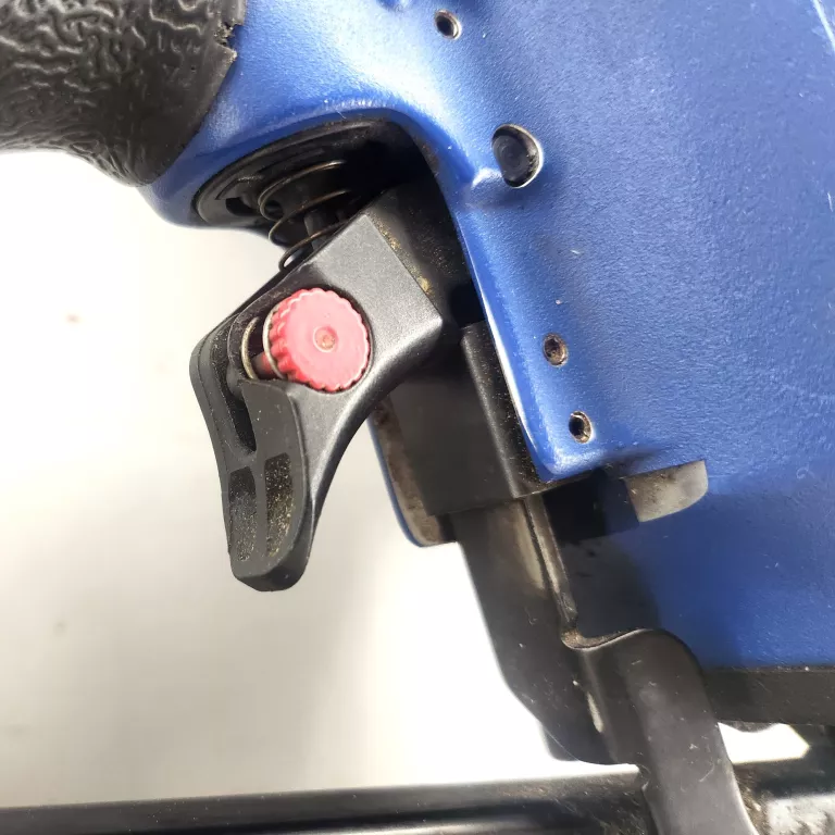 gwozdziarka-pneumatyczna-bpro-nr22100-marka-248811-1121613