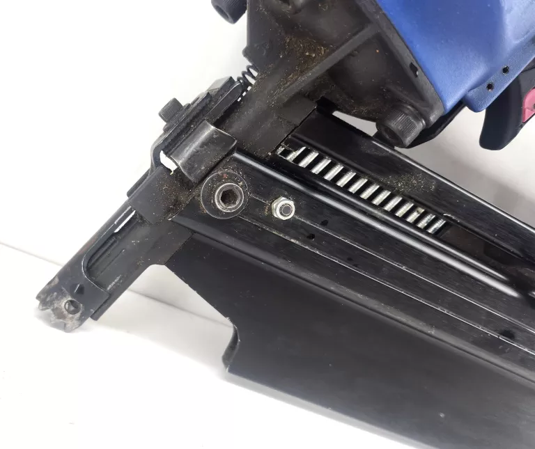 gwozdziarka-pneumatyczna-bpro-nr22100-napiecie-v-128551-4