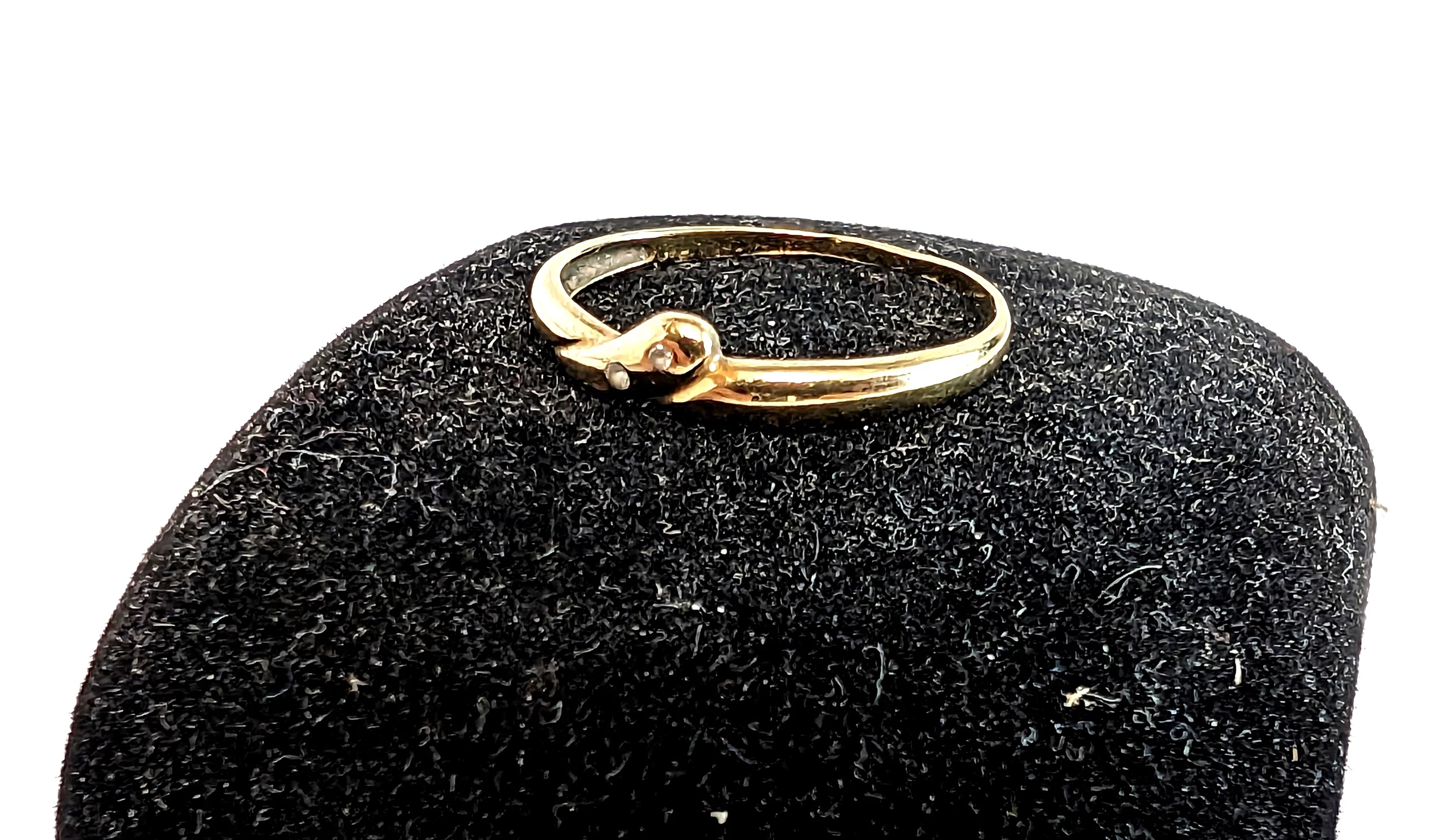 zloty-pierscionek-333-099g-r18-kamienie-221-4