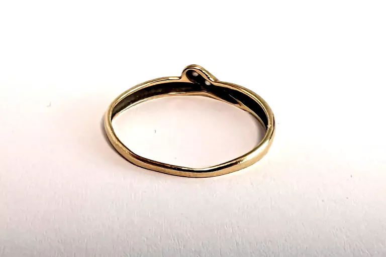 zloty-pierscionek-333-099g-r18-kamienie-221-4