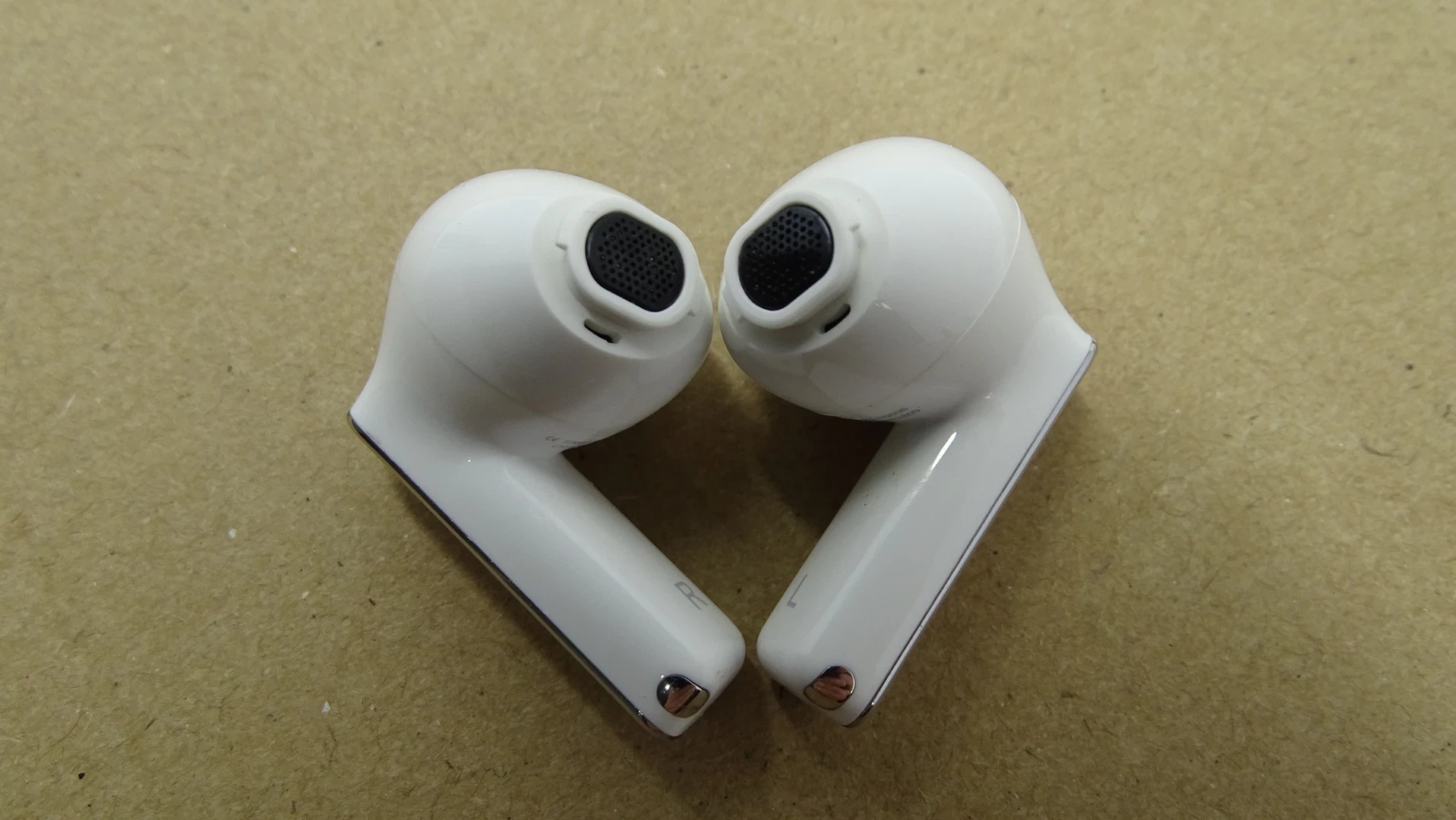 sluchawki-huawei-freebuds-pro-2-ceramic-white-t0006-komplet-stan-11323-2