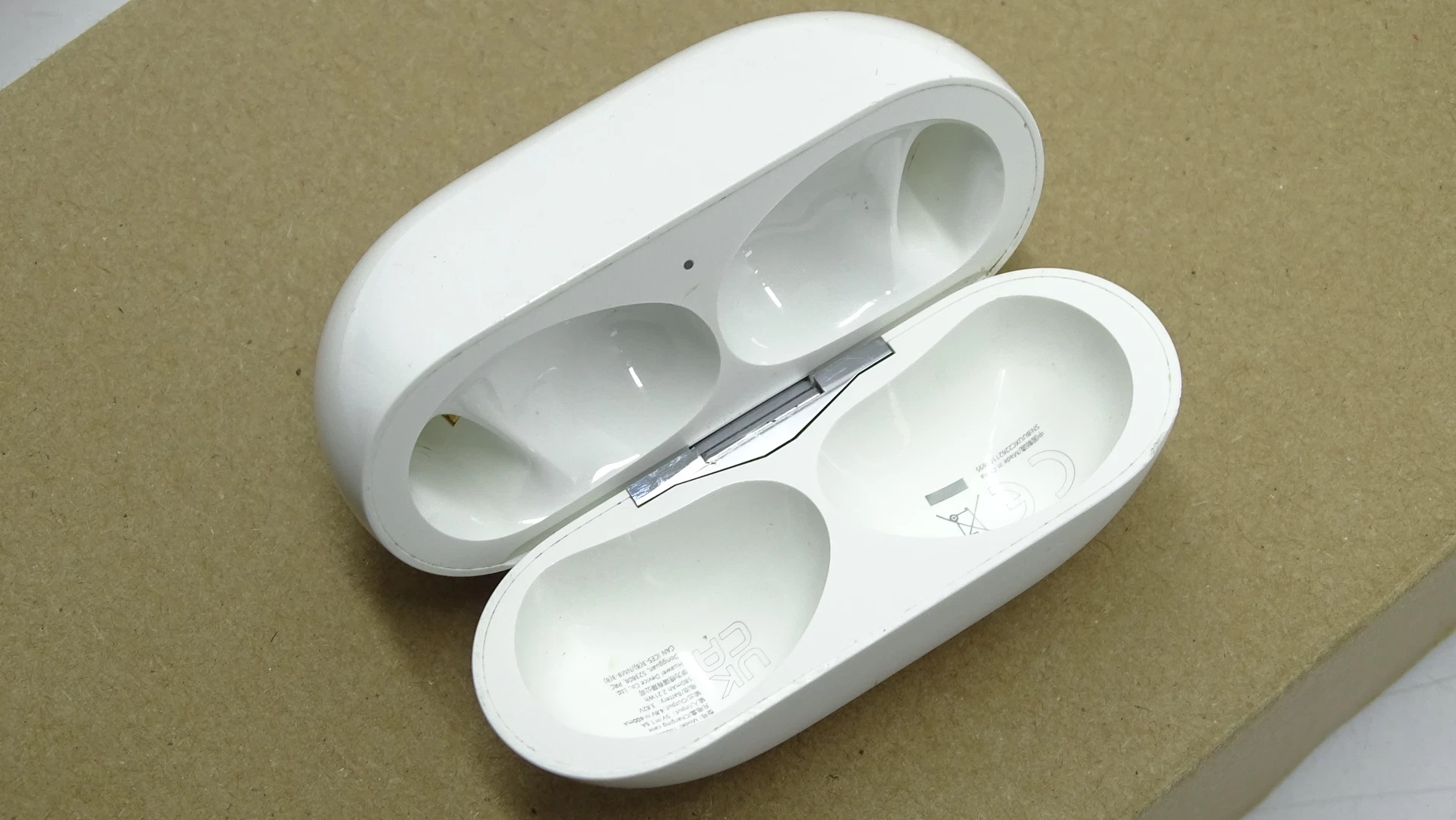 sluchawki-huawei-freebuds-pro-2-ceramic-white-t0006-komplet-model-250439-1920760