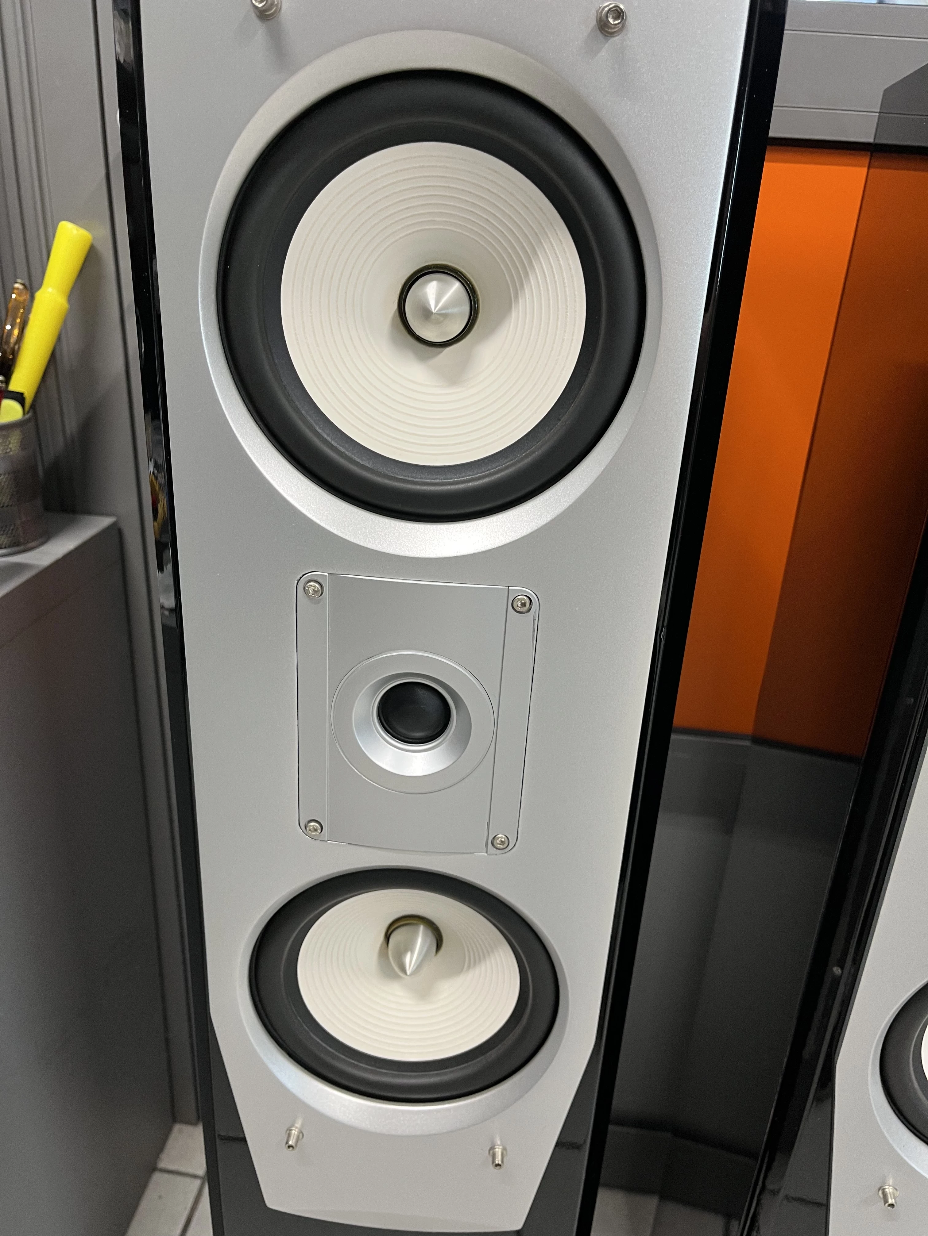 kolumny-podlogowe-m-audio-hts-501-kod-producenta-hrs-85-mkii-v-2