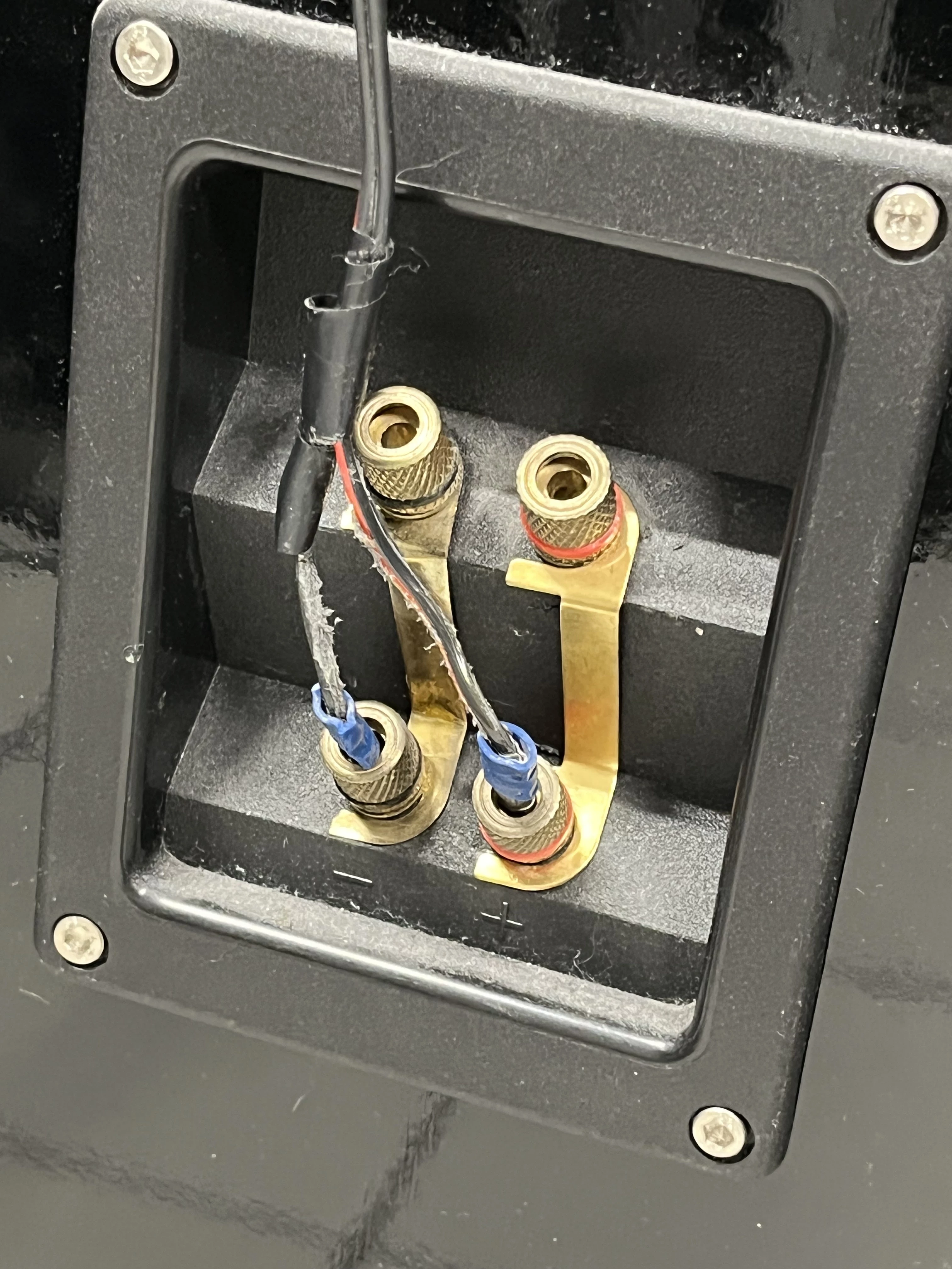 kolumny-podlogowe-m-audio-hts-501-konstrukcja-208086-8