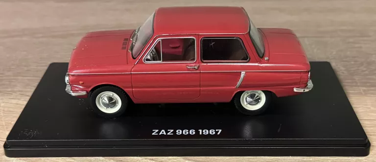 MODEL SAMOCHODU ZAZ 966 1967 1:24