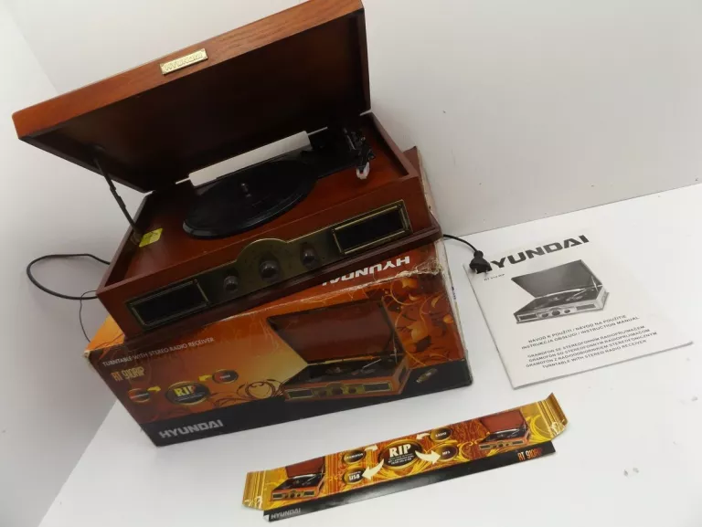 GRAMOFON Z RADIEM I USB HYUNDAI RETRO RT 910 PUD