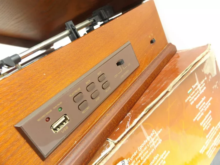 GRAMOFON Z RADIEM I USB HYUNDAI RETRO RT 910 PUD