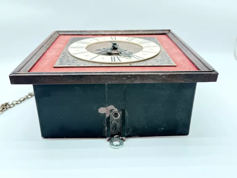 ZEGAR WISZĄCY METRON Z WAHADŁEM PRL VINTAGE RETRO OPIS