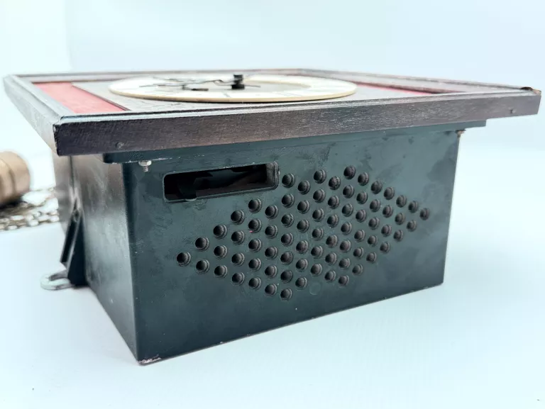 ZEGAR WISZĄCY METRON Z WAHADŁEM PRL VINTAGE RETRO OPIS