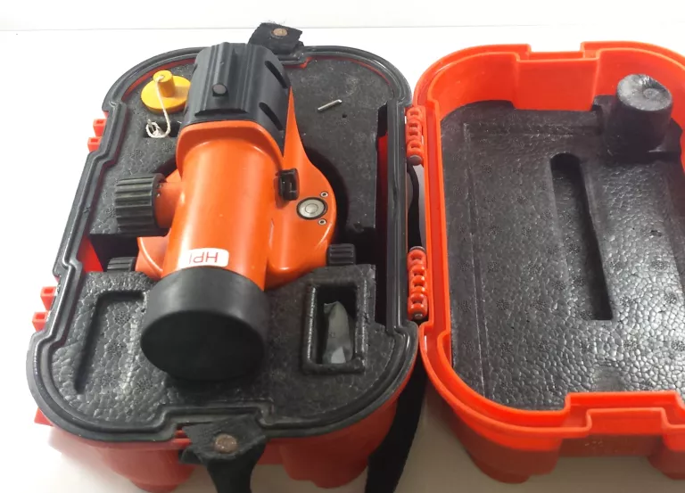 NIWELATOR OPTYCZNY HPI E32