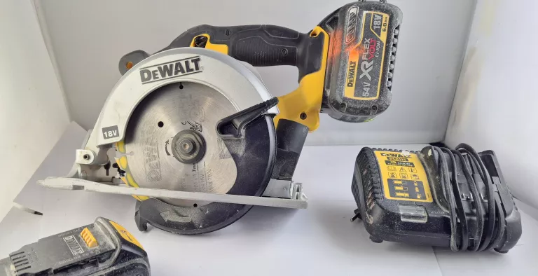 PIŁA TARCZOWA DEWALT DCS391 + AKU 6AH/4AH + ŁADOWARKA