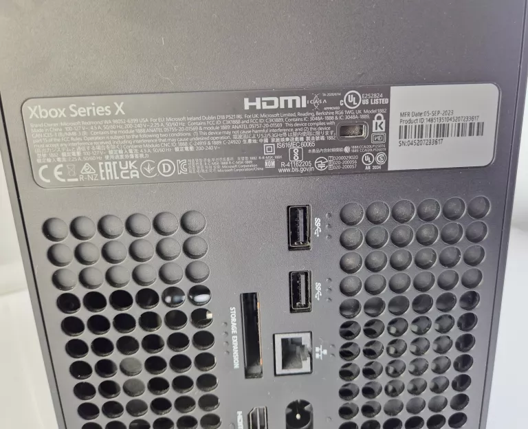 KONSOLA XBOX SERIES X 1TB KOMPLET